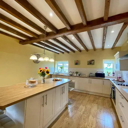 The Haybarn Villa Wrexham Exterior photo